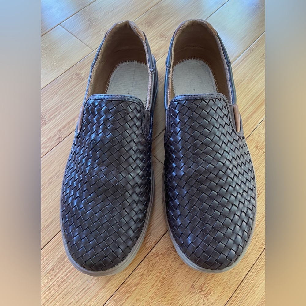 Mens Olukai sandals size 11…. EUC Dark Java.